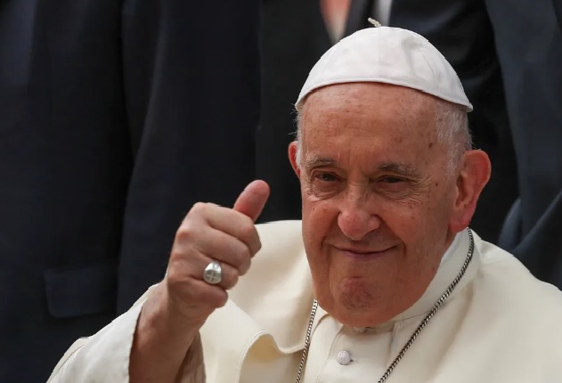 Papa Francisco convida humoristas para evento no Vaticano; Brasil terá dois representantes da comédia