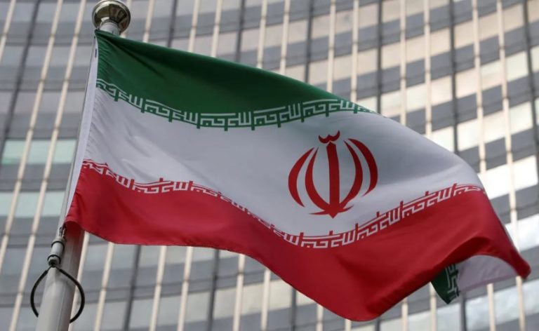 Irã confirma ataque às bases americanas no Iraque e Catar