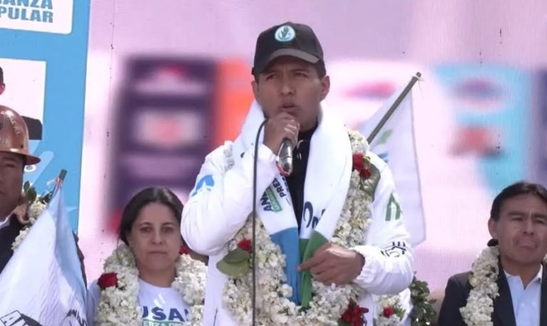Ex-aliado de Evo Morales acusa grupos organizados por ataque com pedras
