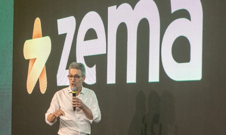 Não podemos colocar interesse pessoal acima do país, diz Zema sobre Eduardo