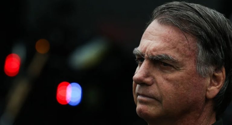 Ipsos-Ipec: para 49%, Bolsonaro deve seguir em casa; 42% defendem Papudinha