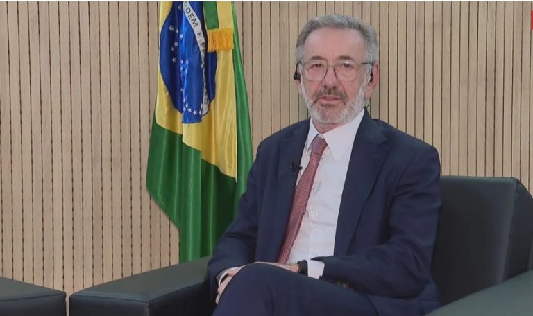 Lei de reciprocidade “não nos dá o direito de perder a razão”, diz ministro